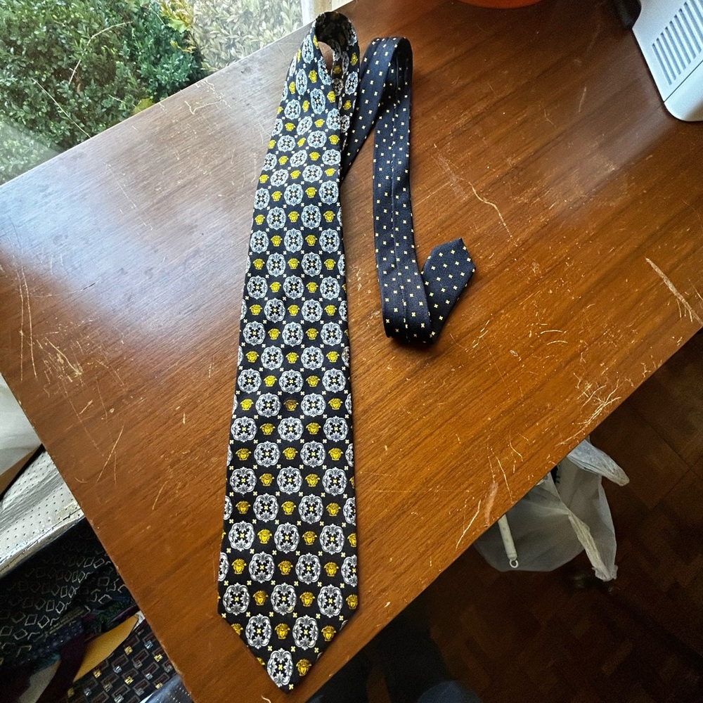 Versace Black and Yellow Geometric Tie